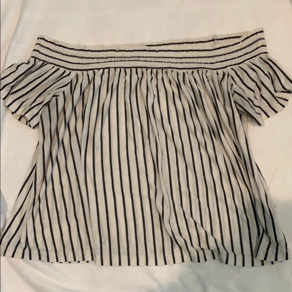 AMERICAN EAGLE STRIPED TOP!